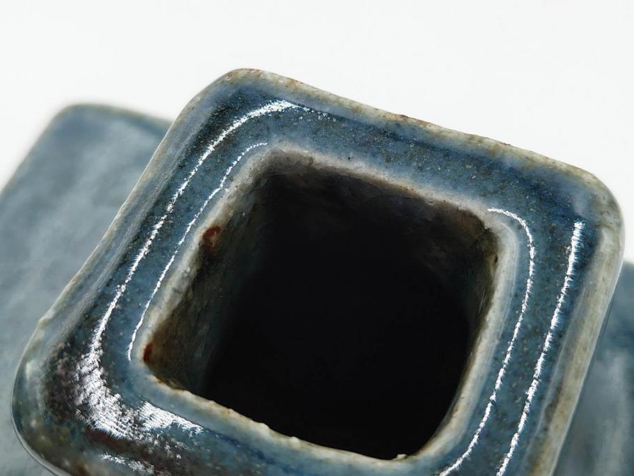 河井寛次郎　呉洲(呉須)　高さ 約24cm　堂々とした存在感と温かみを感じる花扁壷(扁壺、花瓶、花生、花入、花器、フラワーベース、共箱付)(R-084494)