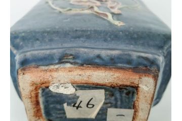 河井寛次郎　呉洲(呉須)　高さ 約24cm　堂々とした存在感と温かみを感じる花扁壷(扁壺、花瓶、花生、花入、花器、フラワーベース、共箱付)(R-084494)