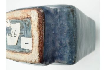 河井寛次郎　呉洲(呉須)　高さ 約24cm　堂々とした存在感と温かみを感じる花扁壷(扁壺、花瓶、花生、花入、花器、フラワーベース、共箱付)(R-084494)