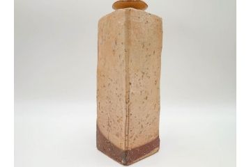 十二代　田原陶兵衛　萩焼　高さ 約25cm　空間に格調高い趣をもたらす四方花入(R-084496)