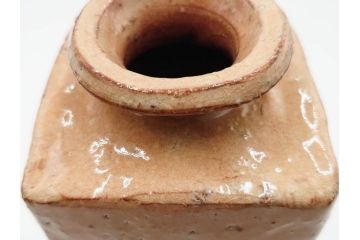 十二代　田原陶兵衛　萩焼　高さ 約25cm　空間に格調高い趣をもたらす四方花入(R-084496)