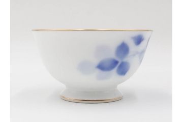大倉陶園(OKURA、OAC)　ブルーローズ　上品な雰囲気のティーカップ&ソーサー2客セット(R-084502)