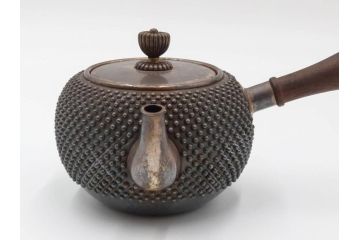 純銀　玉霰　重量 約216g　匠の技が光る急須(銀瓶、横手、煎茶、水注、茶道具、茶器、水差、水指)(R-084504)