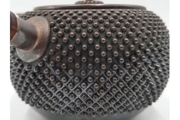 純銀　玉霰　重量 約216g　匠の技が光る急須(銀瓶、横手、煎茶、水注、茶道具、茶器、水差、水指)(R-084504)