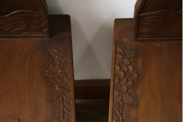 中古　美品　軽井沢彫り　桜　贅沢な総彫り仕上げのダイニングチェア(板座チェア、アームレスチェア、椅子、イス)(R-084505)