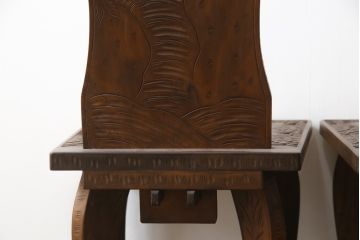 中古　美品　軽井沢彫り　桜　贅沢な総彫り仕上げのダイニングチェア(板座チェア、アームレスチェア、椅子、イス)(R-084505)