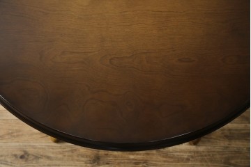 中古　飛騨産業　穂高シリーズ　キツツキマーク　洗練された佇まいが魅力的な丸テーブル　(R-084508)