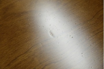 中古　飛騨産業　穂高シリーズ　キツツキマーク　洗練された佇まいが魅力的な丸テーブル　(R-084508)