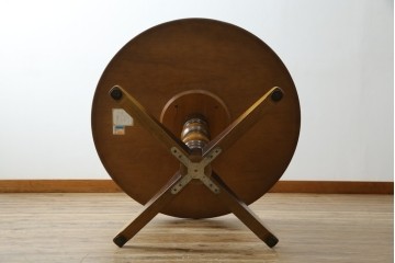 中古　飛騨産業　穂高シリーズ　キツツキマーク　洗練された佇まいが魅力的な丸テーブル　(R-084508)