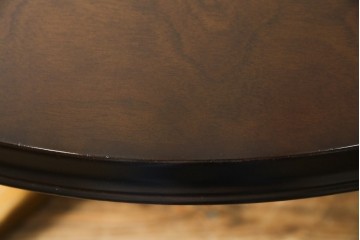 中古　飛騨産業　穂高シリーズ　キツツキマーク　洗練された佇まいが魅力的な丸テーブル　(R-084508)