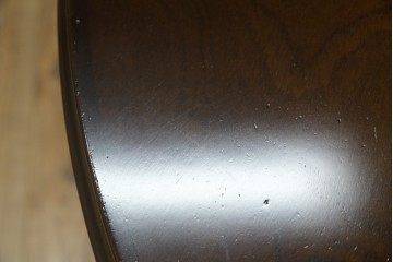 中古　飛騨産業　穂高シリーズ　キツツキマーク　洗練された佇まいが魅力的な丸テーブル　(R-084508)