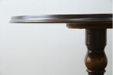 中古　飛騨産業　穂高シリーズ　キツツキマーク　洗練された佇まいが魅力的な丸テーブル　(R-084508)