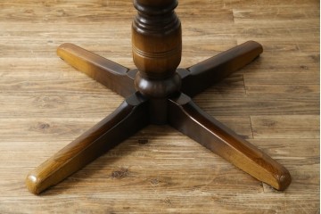 中古　飛騨産業　穂高シリーズ　キツツキマーク　洗練された佇まいが魅力的な丸テーブル　(R-084508)