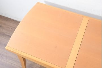 中古　イタリア　calligaris(カリガリス)　洗練されたフォルムと実用性を兼ね備えたエクステンションテーブル(ダイニングテーブル、拡張式テーブル、伸長式、食卓、6人掛け、8人掛け、6人用、8人用、大型テーブル)(定価約25万円)(R-084509)