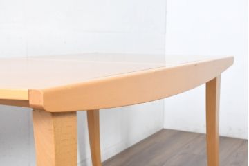 中古　イタリア　calligaris(カリガリス)　洗練されたフォルムと実用性を兼ね備えたエクステンションテーブル(ダイニングテーブル、拡張式テーブル、伸長式、食卓、6人掛け、8人掛け、6人用、8人用、大型テーブル)(定価約25万円)(R-084509)