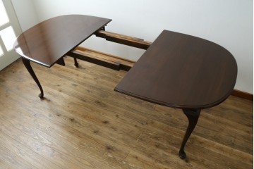新古　未使用展示品　美品　住宅展示場展示品　ETHAN ALLEN(イーセンアーレン)　猫脚がおしゃれなエクステンションテーブル　(R-084510)