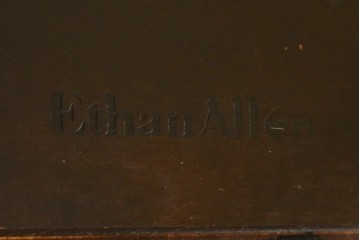 新古　未使用展示品　美品　住宅展示場展示品　ETHAN ALLEN(イーセンアーレン)　猫脚がおしゃれなエクステンションテーブル　(R-084510)