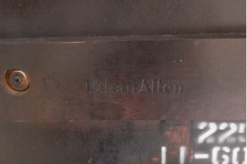 中古　美品　住宅展示場展示品　ETHAN ALLEN(イーセンアーレン)　猫脚がおしゃれなエクステンションテーブル(ドローリーフテーブル、4人掛けダイニングテーブル、6人掛け)(R-084510)