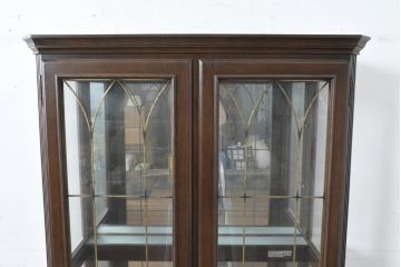 中古　美品　カリモク家具(karimoku)　domani(ドマーニ)　QUEENS LIFE(クイーンズライフ)　洗練されたデザインが飾る物をより美しく見せるキュリオケース(飾り棚、陳列棚、ガラスケース、ショーケース、キャビネット)(定価約70万円)(R-084513)