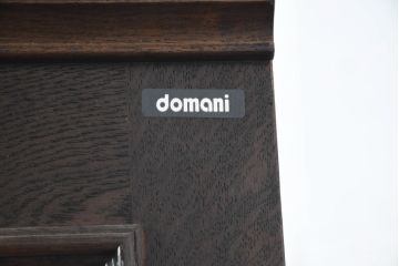 中古　美品　カリモク家具(karimoku)　domani(ドマーニ)　QUEENS LIFE(クイーンズライフ)　洗練されたデザインが飾る物をより美しく見せるキュリオケース(飾り棚、陳列棚、ガラスケース、ショーケース、キャビネット)(定価約70万円)(R-084513)