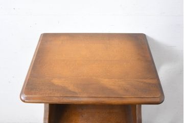 中古　美品　オールドカリモク　カリモク家具(karimoku)　COLONIAL(コロニアル)シリーズ　クラシカルな佇まいの電話台(花台、飾り台、サイドキャビネット)(R-084514)