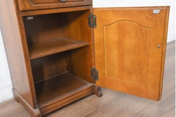 中古　美品　オールドカリモク　カリモク家具(karimoku)　COLONIAL(コロニアル)シリーズ　クラシカルな佇まいの電話台(花台、飾り台、サイドキャビネット)(R-084514)
