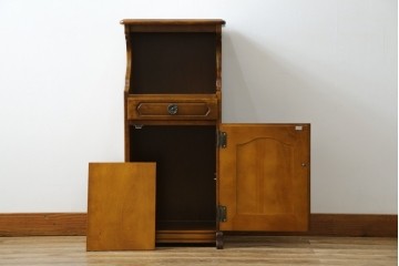 中古　美品　オールドカリモク　カリモク家具(karimoku)　COLONIAL(コロニアル)シリーズ　クラシカルな佇まいの電話台　(R-084514)