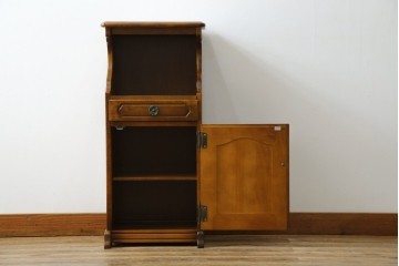 中古　美品　オールドカリモク　カリモク家具(karimoku)　COLONIAL(コロニアル)シリーズ　クラシカルな佇まいの電話台　(R-084514)