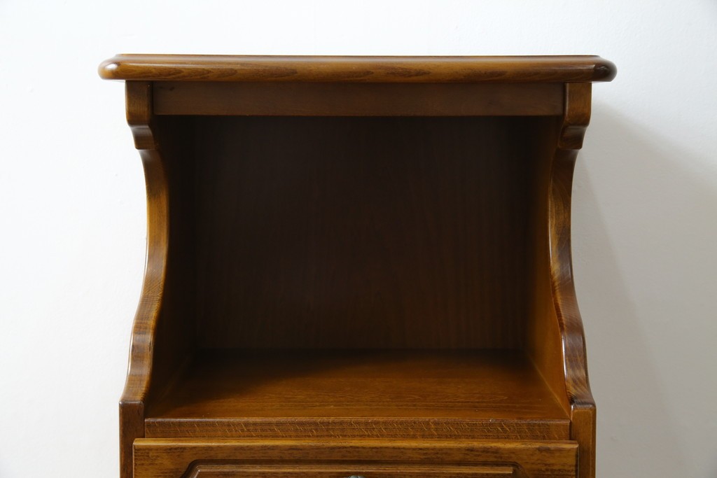 中古　美品　オールドカリモク　カリモク家具(karimoku)　COLONIAL(コロニアル)シリーズ　クラシカルな佇まいの電話台　(R-084514)