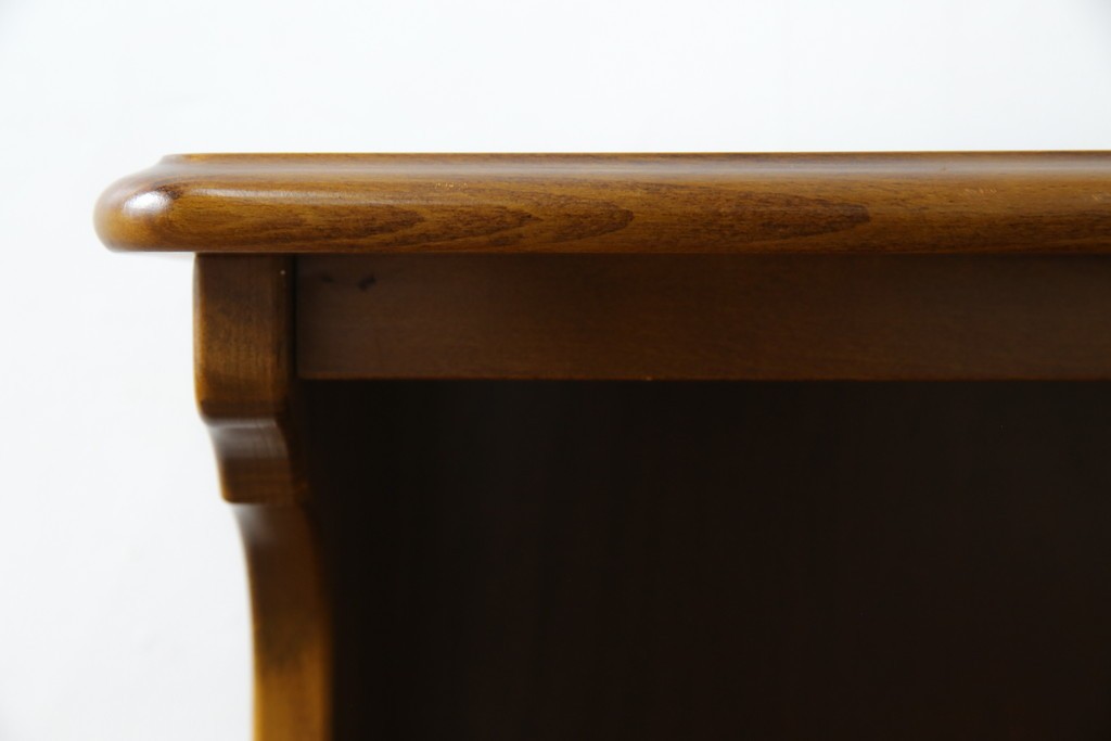 中古　美品　オールドカリモク　カリモク家具(karimoku)　COLONIAL(コロニアル)シリーズ　クラシカルな佇まいの電話台　(R-084514)