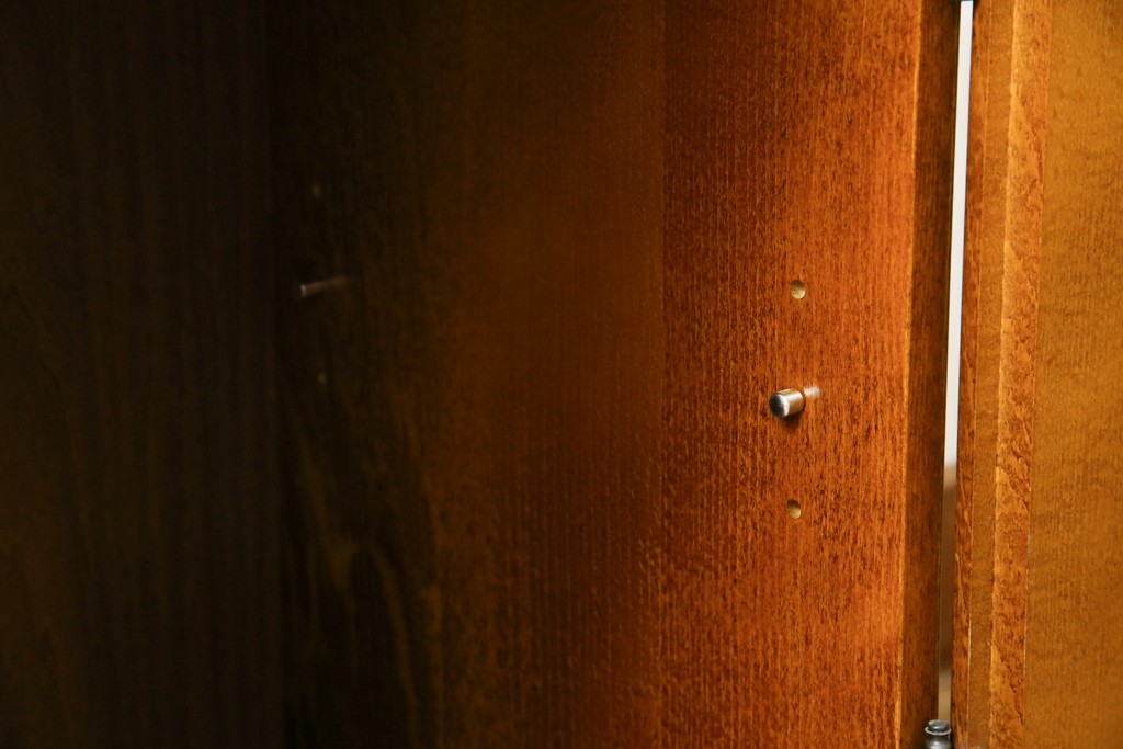 中古　美品　オールドカリモク　カリモク家具(karimoku)　COLONIAL(コロニアル)シリーズ　クラシカルな佇まいの電話台　(R-084514)