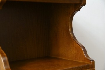 中古　美品　オールドカリモク　カリモク家具(karimoku)　COLONIAL(コロニアル)シリーズ　クラシカルな佇まいの電話台　(R-084514)