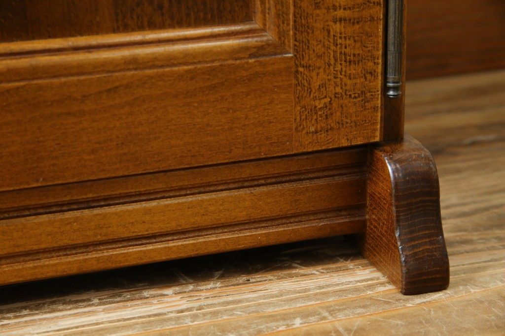 中古　美品　オールドカリモク　カリモク家具(karimoku)　COLONIAL(コロニアル)シリーズ　クラシカルな佇まいの電話台　(R-084514)