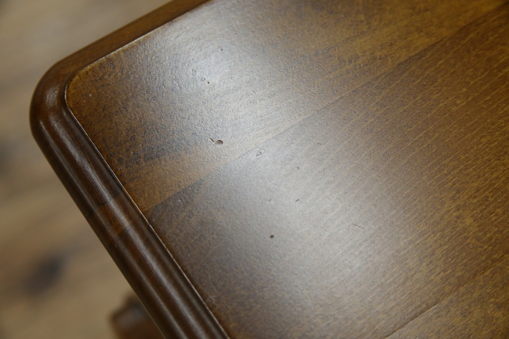 中古　美品　オールドカリモク　カリモク家具(karimoku)　COLONIAL(コロニアル)シリーズ　クラシカルな佇まいの電話台　(R-084514)