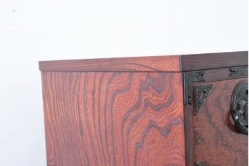 中古　美品　岩谷堂箪笥　希少サイズ!!　力強い杢目と立派な金具が存在感を放つ7段立たんす(縦型、和タンス、整理箪笥、収納箪笥、サイドチェスト)(R-084515)