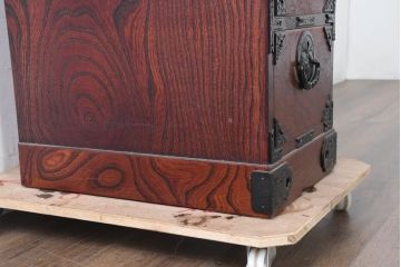 中古　美品　岩谷堂箪笥　希少サイズ!!　力強い杢目と立派な金具が存在感を放つ7段立たんす(縦型、和タンス、整理箪笥、収納箪笥、サイドチェスト)(R-084515)
