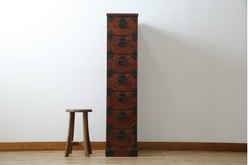 中古　美品　岩谷堂箪笥　希少サイズ!!　力強い杢目と立派な金具が存在感を放つ7段立たんす(縦型、和タンス、整理箪笥、収納箪笥、サイドチェスト)(R-084515)