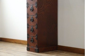 中古　美品　岩谷堂箪笥　希少サイズ!!　力強い杢目と立派な金具が存在感を放つ7段立たんす(縦型、和タンス、整理箪笥、収納箪笥、サイドチェスト)(R-084515)