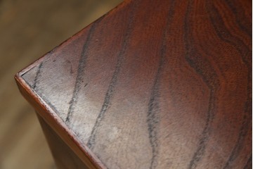 中古　美品　岩谷堂箪笥　希少サイズ!!　力強い杢目と立派な金具が存在感を放つ7段立たんす(縦型、和タンス、整理箪笥、収納箪笥、サイドチェスト)(R-084515)