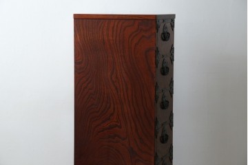 中古　美品　岩谷堂箪笥　希少サイズ!!　力強い杢目と立派な金具が存在感を放つ7段立たんす(縦型、和タンス、整理箪笥、収納箪笥、サイドチェスト)(R-084515)