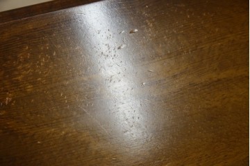 和製ヴィンテージ　美品　オールドカリモク　カリモク家具(karimoku)　COLONIAL(コロニアル)シリーズ　編み込まれたデザインがアクセントになった上品なマガジンラック付きのサイドテーブル　(R-084516)