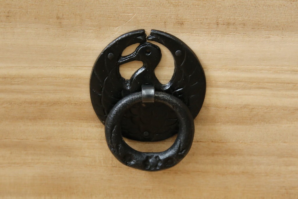 中古　岩谷堂箪笥　黒々とした立派な金具が目を引く伝統と格式を纏う小箪笥　(R-084517)
