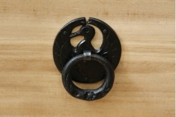 中古　岩谷堂箪笥　黒々とした立派な金具が目を引く伝統と格式を纏う小箪笥　(R-084517)