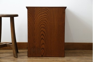 中古　岩谷堂箪笥　黒々とした立派な金具が目を引く伝統と格式を纏う小箪笥　(R-084517)