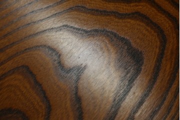 中古　岩谷堂箪笥　黒々とした立派な金具が目を引く伝統と格式を纏う小箪笥　(R-084517)