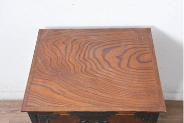 中古　美品　岩谷堂箪笥　黒々とした立派な金具が目を引く伝統と格式を纏う小箪笥(小型開き戸箪笥、船箪笥、小引き出し、小物収納)(R-084517)
