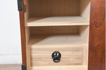 中古　美品　岩谷堂箪笥　黒々とした立派な金具が目を引く伝統と格式を纏う小箪笥(小型開き戸箪笥、船箪笥、小引き出し、小物収納)(R-084517)