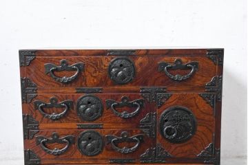 中古　美品　岩谷堂箪笥　小物整理におすすめ!迫力のある金具が目を引く極小箪笥(収納タンス、引き出し、チェスト、小物収納)(R-084519)