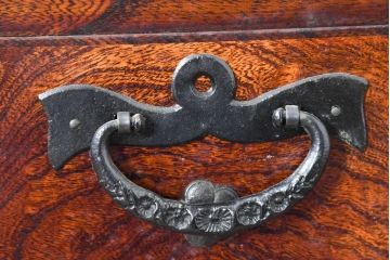 中古　美品　岩谷堂箪笥　小物整理におすすめ!迫力のある金具が目を引く極小箪笥(収納タンス、引き出し、チェスト、小物収納)(R-084519)