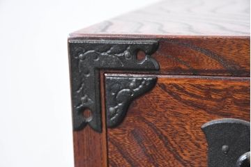 中古　美品　岩谷堂箪笥　小物整理におすすめ!迫力のある金具が目を引く極小箪笥(収納タンス、引き出し、チェスト、小物収納)(R-084519)